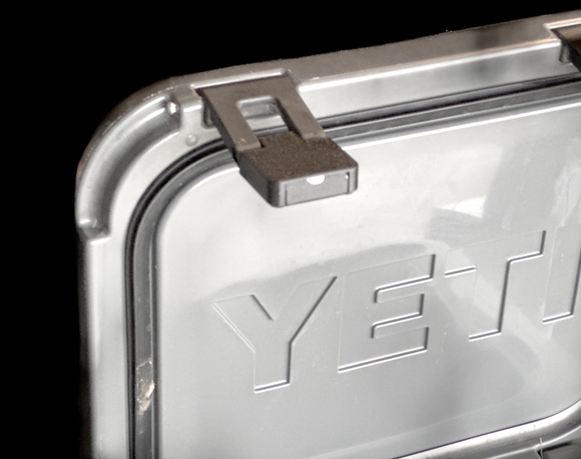 NewRoads Replacement Latch System for Yeti Roadie Coolers – LevelBeds